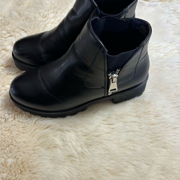 Cushionaire Portia Chunky Black Vegan Leather Ankle Boots size 9 - Picture 8 of 9